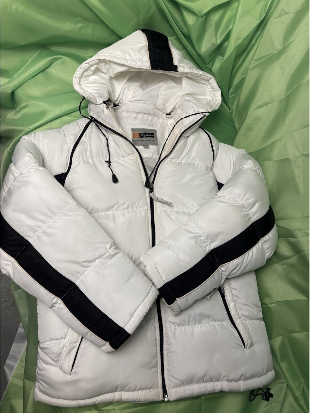 Kalamalon White Puffer Jacket with Black Accents Size S